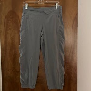 Athleta cropped joggers